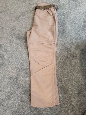 LL Bean zip off Hiking Pants in Light Taupe- never worn- smoke free/pet free
